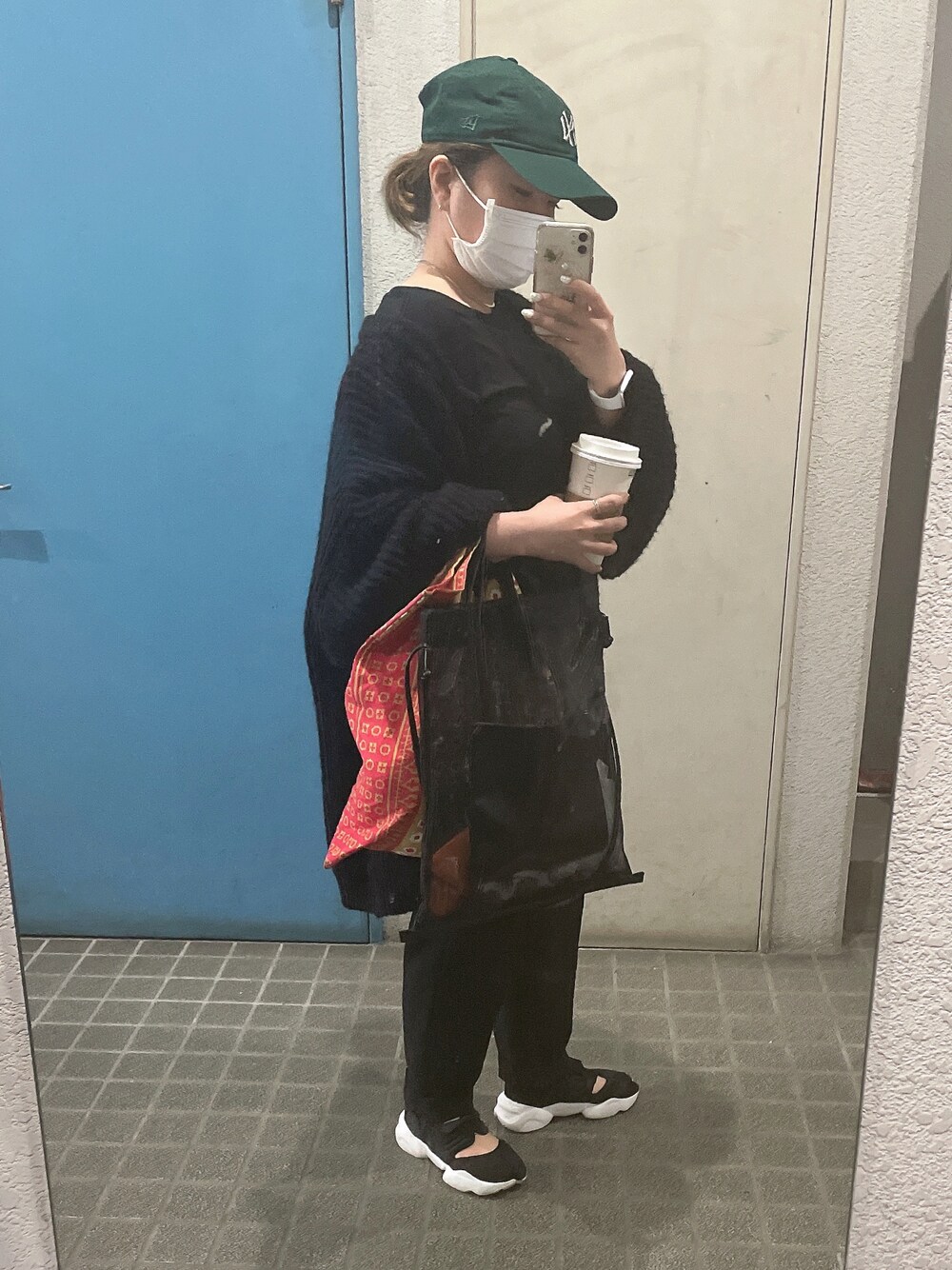 「春、スニーカーコーデ、キレイめ、低身長コーデ」｜「BEAMS BOYのNEW ERA × BEAMS BOY / 別注 ニューヨークヤンキース キャップ（キャップ、グリーン系）」を使った、ponさん（レディース・154cm）の春コーディネートの1枚目の写真