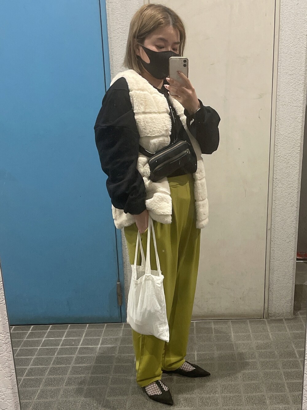 「ZARA KIDS、ZARA、プチプラコーデ、低身長、もこもこ、冬コーデ」｜「CANAL JEANのPt(ピーティー) レザーMINIポーチ（ボディバッグ/ウエストポーチ、ブラック系）」を使った、ponさん（レディース・154cm）の冬コーディネートの1枚目の写真