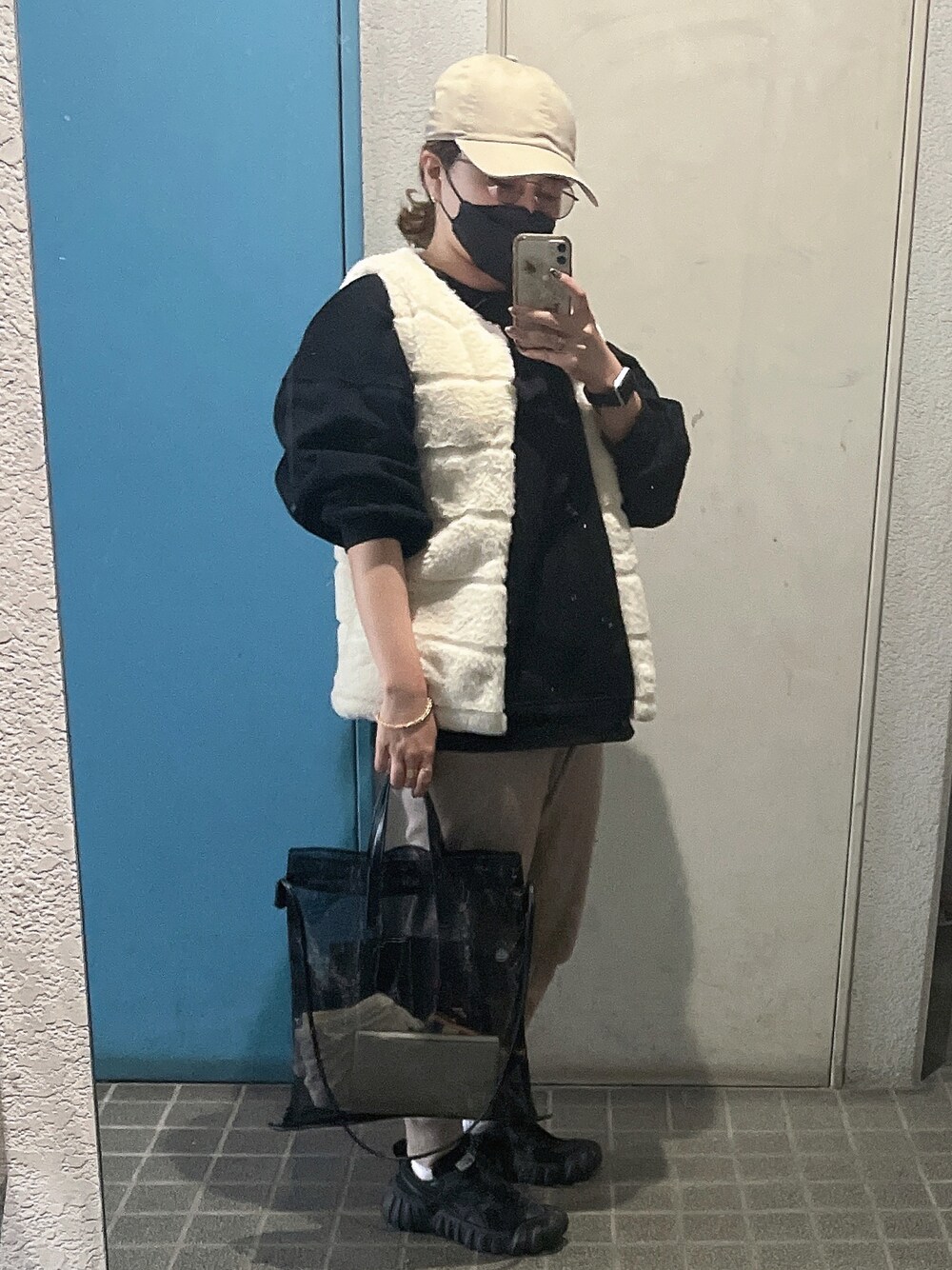 「秋冬コーデ、シンプルコーデ、オトナカジュアル、低身長」｜「Onitsuka TigerのDENTIGRE LS / デンティグレ エルエス（スニーカー、ブラック系）」を使った、ponさん（レディース・154cm）の冬コーディネートの1枚目の写真