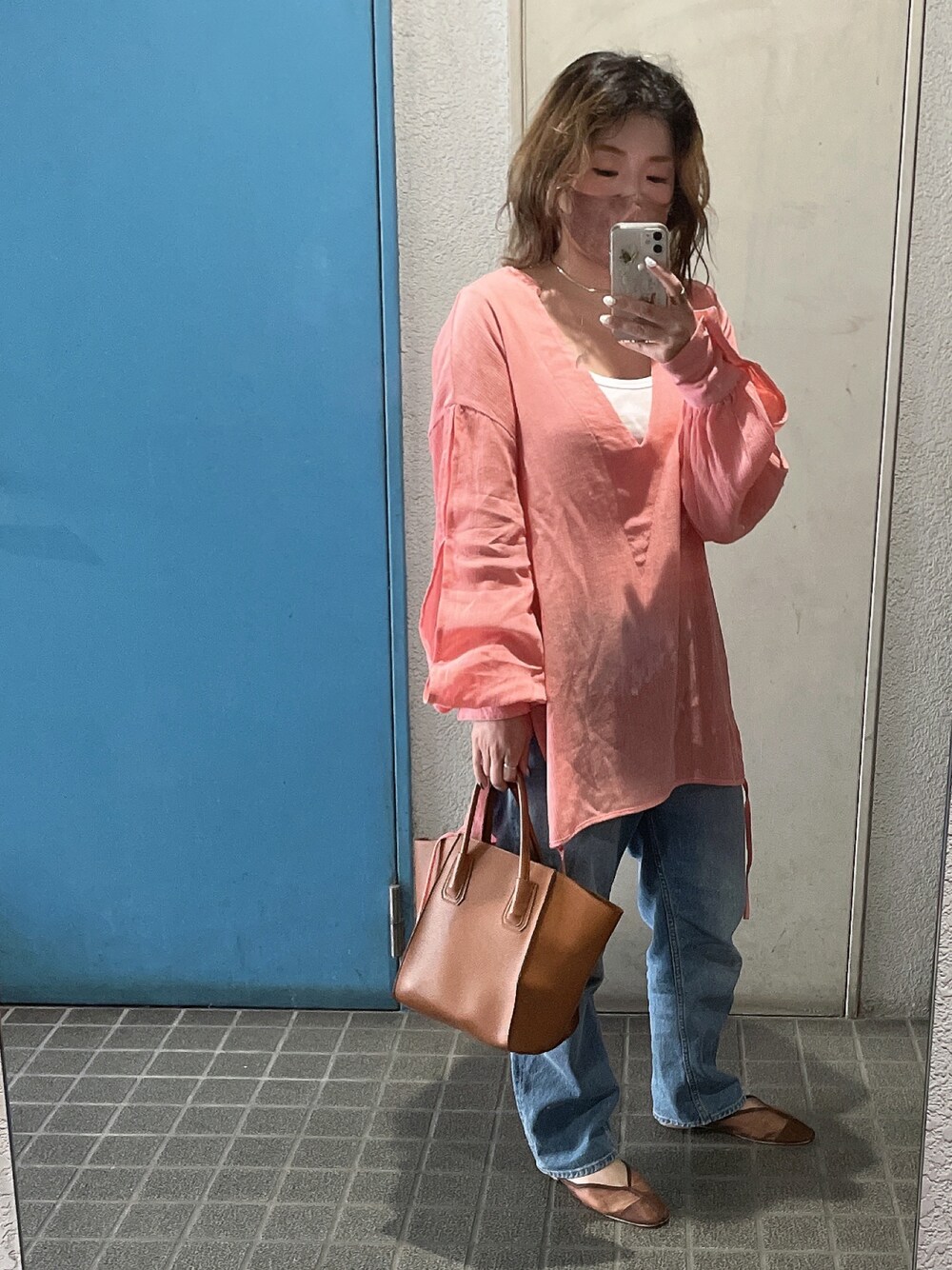 「ピンク、休日コーデ、シンプルコーデ、オトナカジュアル、低身長」｜「marjourのSHOULDER TOTE BAG（トートバッグ、イエロー系）」を使った、ponさん（レディース・154cm）の春コーディネートの1枚目の写真