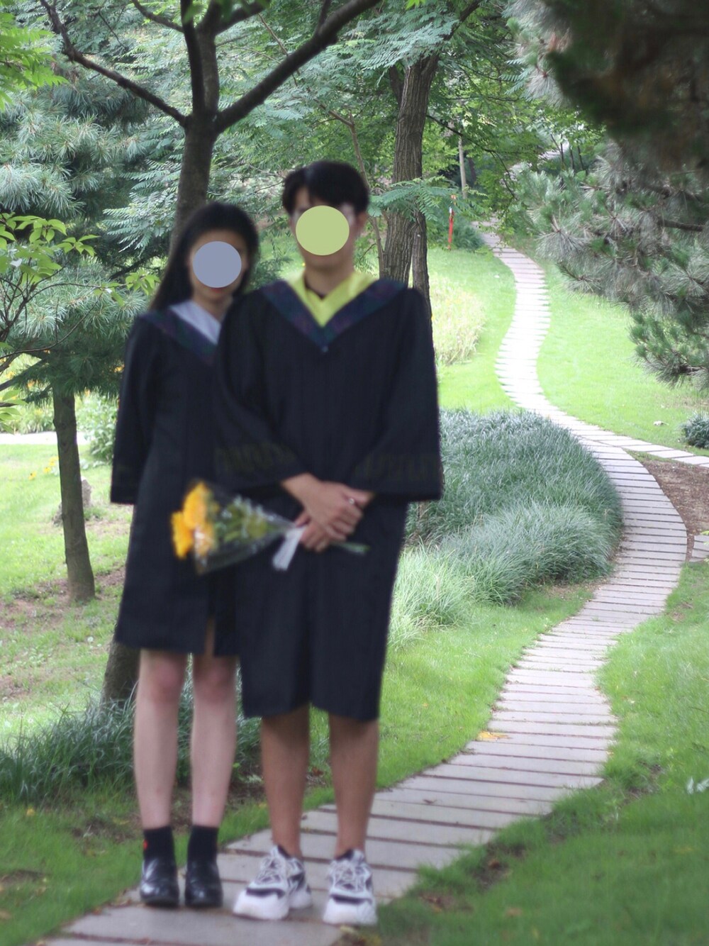 「夏、ootd、卒業式、couple」｜「🎓のアイテム（ワンピース/ドレス、ブラック系）」を使った、17hugさん（レディース・168cm）の秋コーディネートの1枚目の写真