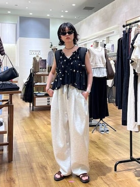 「LOWRYS FARM（ローリーズファーム）のカットイージーコクーンパンツ　292362（スウェットパンツ、グレー系）」を使った、ぴんさん（レディース・161cm）の夏コーディネート