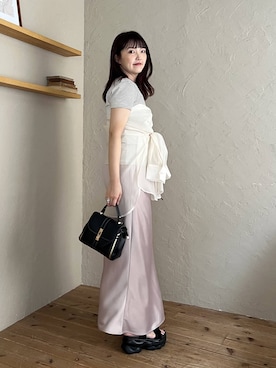 「アイテム（スカート、ベージュ系）」を使った、あんずさん（レディース・163cm）の春コーディネート