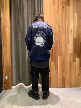 「ISAMU KATAYAMA BACKLASH（イサムカタヤマバックラッシュ）のアイテム（スカジャン）」を使った、shinozaki daigaさん（メンズ・178cm）の冬コーディネート