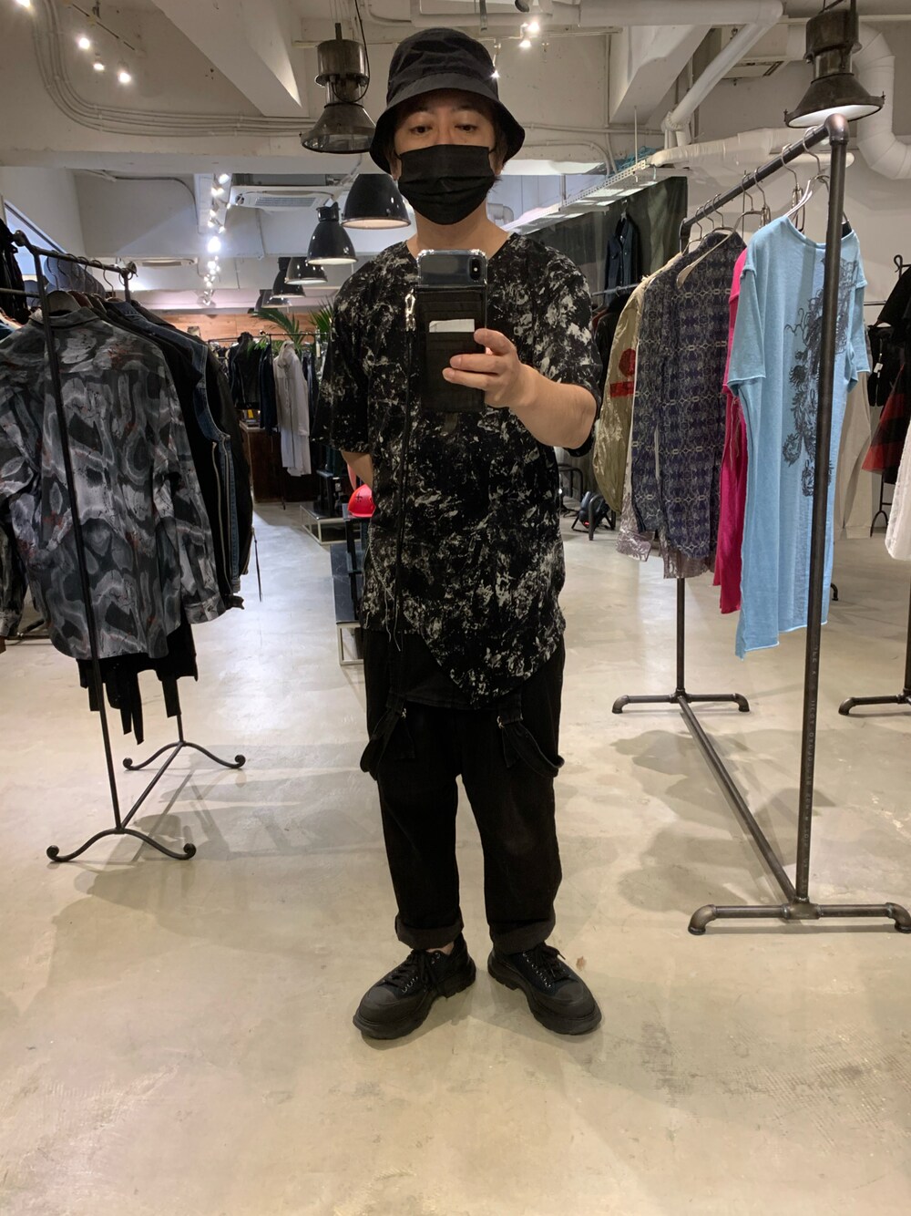 「Y-3のアイテム（帽子、ブラック系）」を使った、shinozaki daigaさん（メンズ・178cm）の夏コーディネートの1枚目の写真