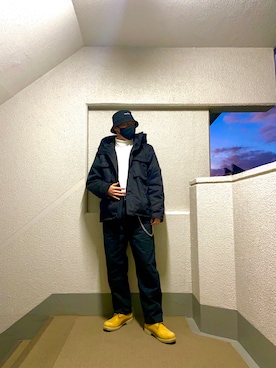 「新年一発目」｜「アイテム（ダウンジャケット/コート）」を使った、御北トモヤさん（メンズ・176cm）の冬コーディネート