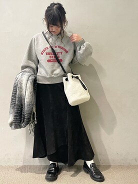「スエット」｜「アイテム（ローファー）」を使った、chiakiさん（レディース・155cm）の秋コーディネート