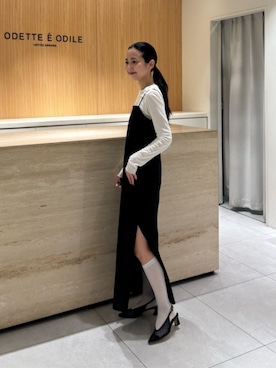 「ODETTE E ODILE（オデットエオディール）のチュール バックベルト パンプス50↑（パンプス、ブラック系）」を使った、吉田　オデット エ オディール スタッフさん（レディース・156cm）の夏コーディネート