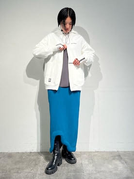 「アイテム（パーカー）」を使った、IKUEさん（レディース・168cm）の秋コーディネート