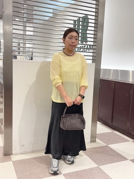 「ITEMS URBANRESEARCH（アイテムズ アーバンリサーチ）のシアーロングTシャツ（Tシャツ/カットソー、イエロー系）」を使った、カワバタアイカさん（レディース・156cm）の秋コーディネート