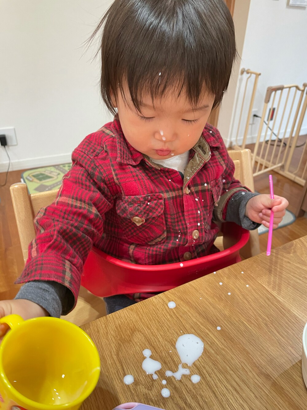 「カジュアル、チェツクシャツ、男の子、むすこーで」｜「OSHKOSHのアイテム（シャツ/ブラウス、レッド系）」を使った、そららさん（キッズ・80cm）の冬コーディネートの1枚目の写真