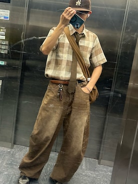 「アイテム（トップス、ブラウン系）」を使った、ユニクロ店員さん（メンズ・179cm）の秋コーディネート