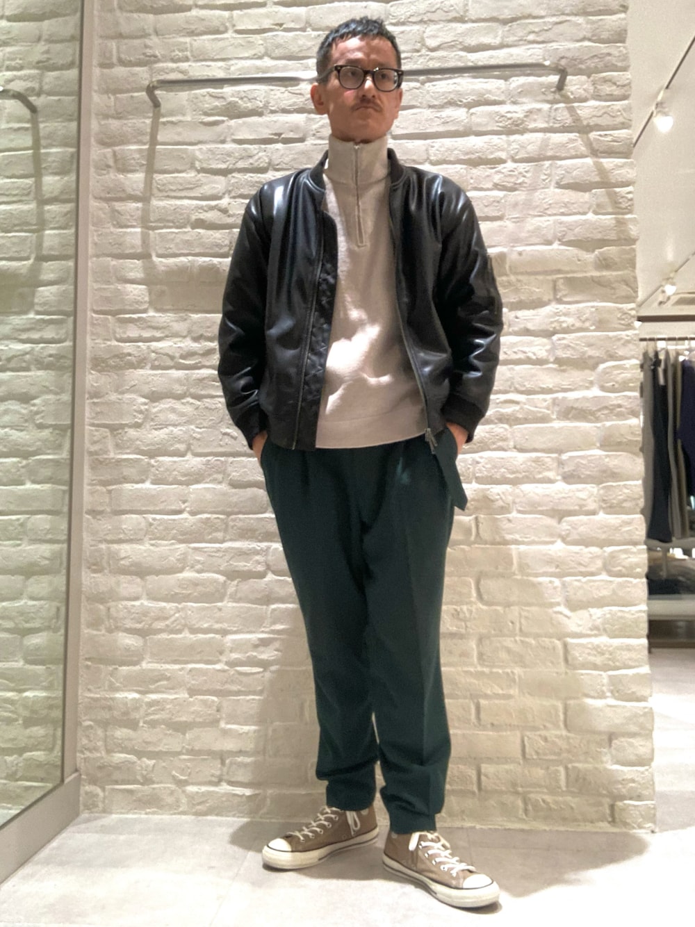 本革 レザー スタジャン × ハーフジップ スウェット × LEVI’S デニム 本革 レザー スタジャン × ハーフジップ スウェット × LEVI'S デニム