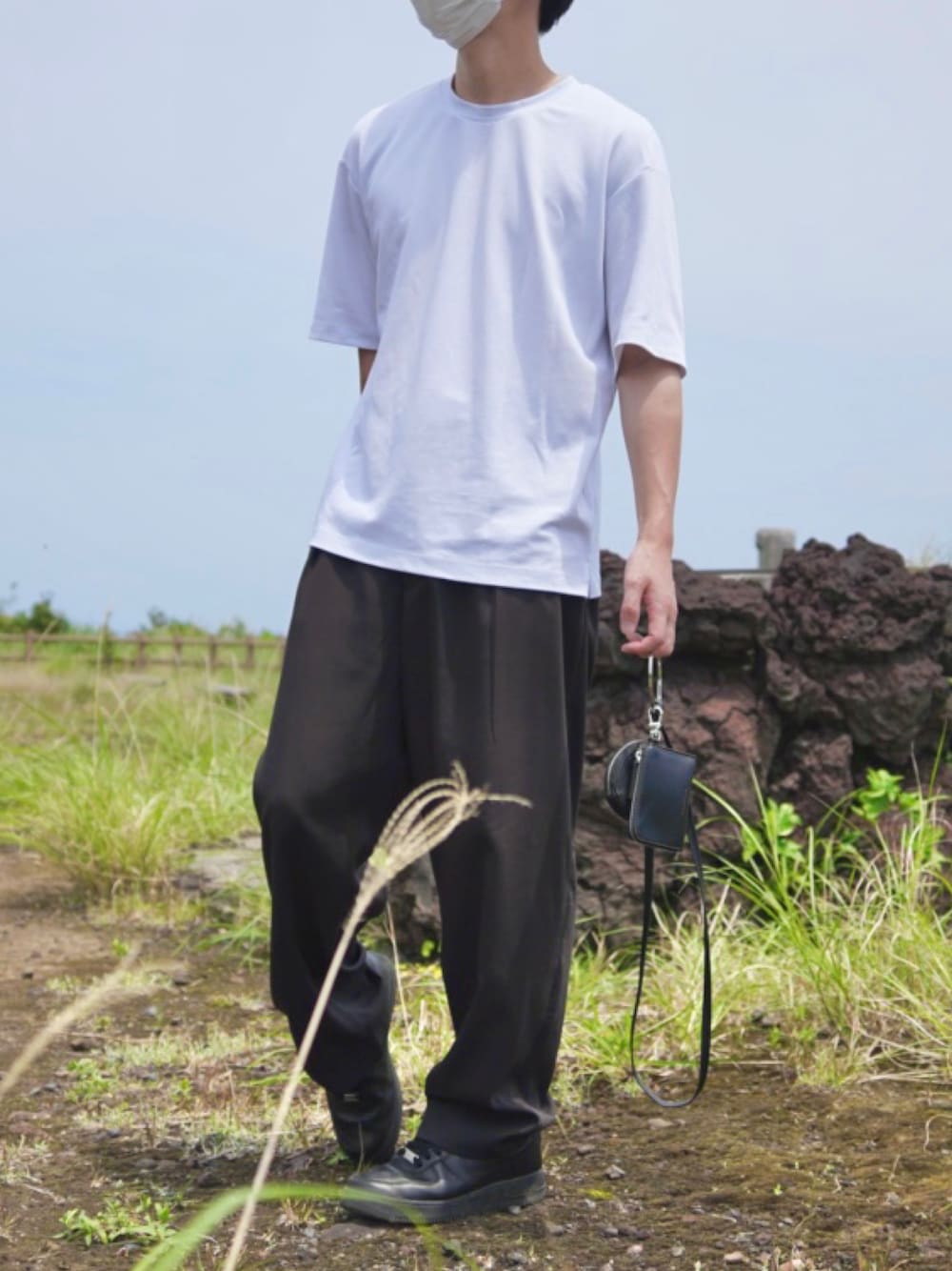 「シンプルコーデ、Tシャツ、スラックス、スニーカー、GU、WYM、NIKE、maisonspecial、春夏コーデ」｜「GUのアイテム（Tシャツ/カットソー、ホワイト系）」を使った、htkさん（メンズ・169cm）の春コーディネートの1枚目の写真