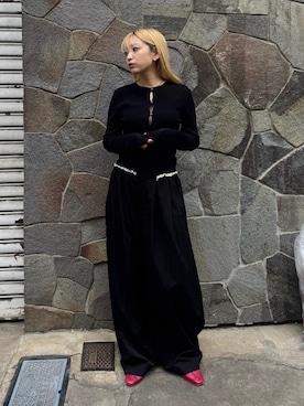 「NOMINE（ノミネ）のバイカラーコンパクトカーディガン（カーディガン/ボレロ、ブラック系）」を使った、ERIさん（レディース・156cm）の春コーディネート