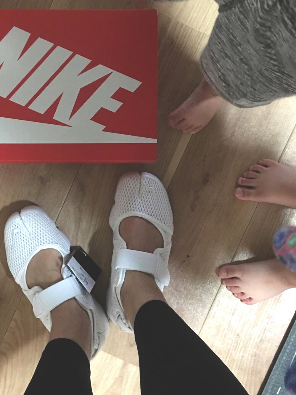 「NIKE、エアリフト、エアリフト白、ナイキ」｜「NIKEのナイキ エア リフト ブリーズ ウィメンズシューズ / スニーカーサンダル (22-29cm) / NIKE AIR RIFT BREATHE（サンダル、ホワイト系）」を使った、₥さん（レディース・166cm）の夏コーディネートの1枚目の写真