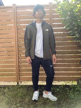 「アイテム（ナイロンジャケット）」を使った、TSUYOさん（メンズ・166cm）の秋コーディネート