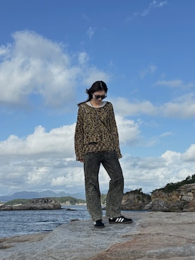 「アイテム（デニムパンツ、グリーン系）」を使った、もなかさん（レディース・166cm）の秋コーディネート