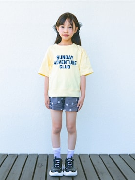 「GITA（ジータ）の薄くて涼しいサイドギャザーフリルショートパンツ（その他パンツ、グレー系）」を使った、yotsuha_daysさん（キッズ・121cm）の春コーディネート