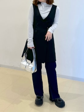 「FREE'S MART（フリーズマート）のラメシアーハイネックカットソー（Tシャツ/カットソー、ホワイト系）」を使った、mayuさん（レディース・154cm）の冬コーディネート