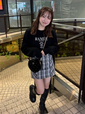 「one after another NICE CLAUP(ワンアフターアナザーナイスクラップ)のバックリボンオリジナルチェックミニスカート(スカート、ブラック系)」を使った、e r iさん(レディース・151cm)の秋コーディネート