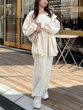 「nice claup」｜「アイテム（マウンテンパーカー）」を使った、e r iさん（レディース・151cm）の春コーディネート