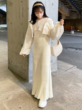 「ニットワンピース」｜「アイテム（マウンテンパーカー）」を使った、e r iさん（レディース・151cm）の春コーディネート