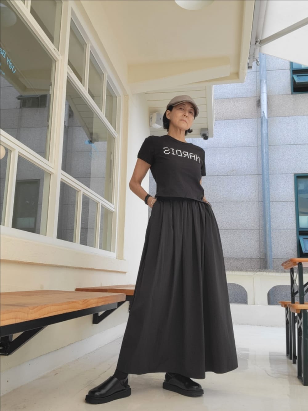 「韓国コーデ、限定品、韓国系、韓国ブランド、韓国スタイル」｜「UNIQLOのアイテム（サンダル、ブラック系）」を使った、MYMさん（レディース・164cm）の秋コーディネートの1枚目の写真