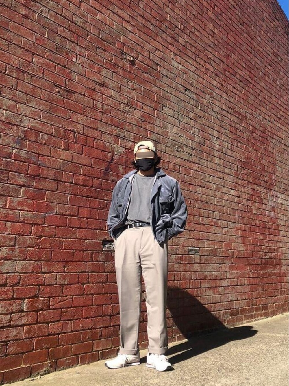 「ストリート、ストリートコーデ、カジュアル、カジュアルコーデ、オーストラリア、casual、street、streetstyle、Australia」｜「The Academy Brandのアイテム（シャツ/ブラウス、グレー系）」を使った、そいぼいさん（メンズ・178cm）の春コーディネートの1枚目の写真