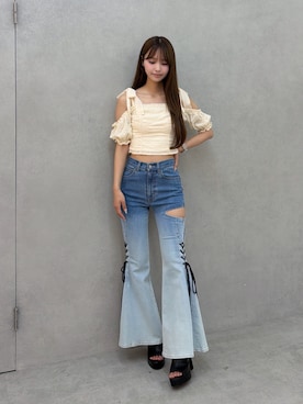 「EATME（イートミー）のサイドレースアップカットアウトデニムパンツ（デニムパンツ、その他）」を使った、奈緒さん（レディース・162cm）の夏コーディネート