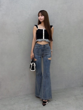 「EATME（イートミー）のBACKリボンカットアウトデニムパンツ（デニムパンツ、ブルー系）」を使った、奈緒さん（レディース・162cm）の夏コーディネート