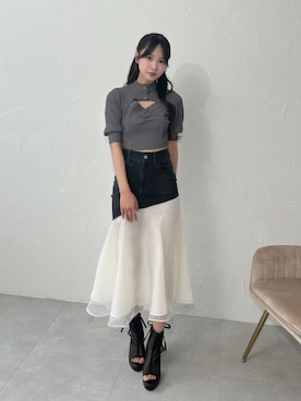 「アイテム（デニムスカート）」を使った、奈緒さん（レディース・162cm）の夏コーディネート