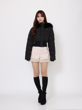 「EATME（イートミー）のバックルベルトロングブーツ（ブーツ、ブラック系）」を使った、奈緒さん（レディース・162cm）の秋コーディネート