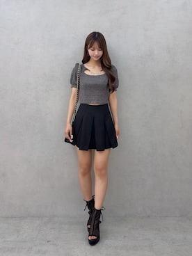 「EATME（イートミー）のBOXタックミニスカート（スカート、ブラック系）」を使った、奈緒さん（レディース・162cm）の夏コーディネート