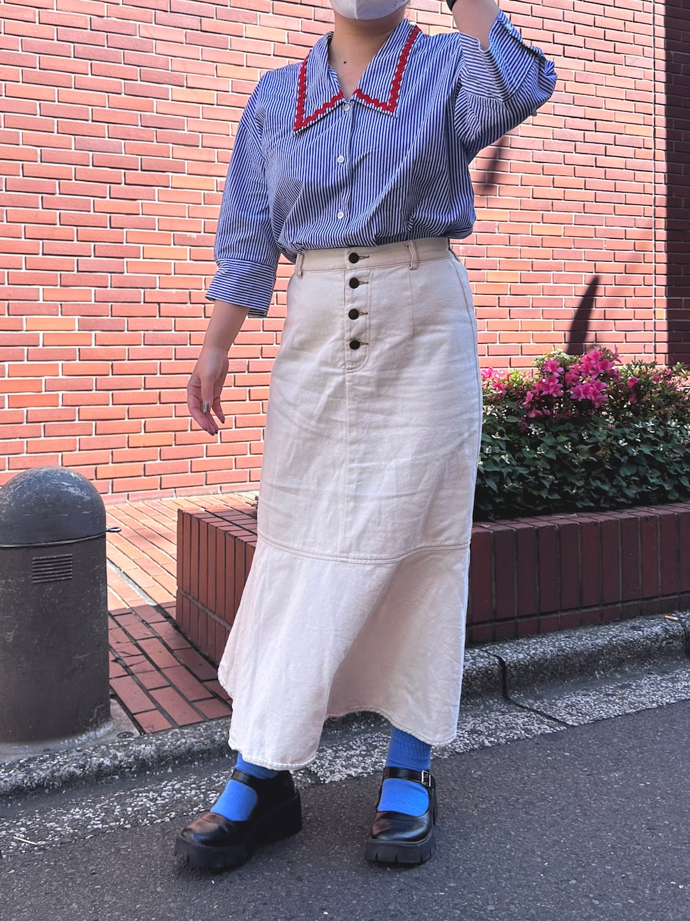「夏コーデ、ストライプシャツ、きれいめカジュアル、ブルー、デニムスカート、低身長、ストライプ」｜「ottod'Ameのアイテム（シャツ/ブラウス、ブルー系）」を使った、yuukaさん（レディース・154cm）の春コーディネートの1枚目の写真