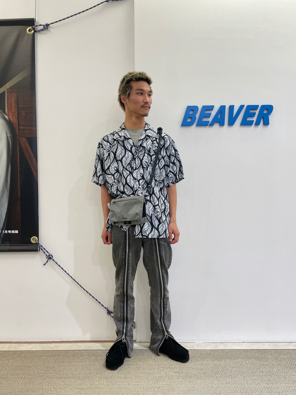 「ストリート、BEAVER、休日スタイル、お出かけコーデ、春コーデ、シャツスタイル、夏コーデ、雨の日コーデ、ロープ、トポロジー」｜「TopologieのTopologie/トポロジー　Topologie Wares Strap 8.0mm Rope Strap 【ストラップ単体】（スマホグッズ、ブラック系）」を使った、スバルさん（メンズ・165cm）の春コーディネートの1枚目の写真