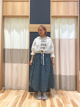 「Samansa Mos2（サマンサ モスモス）のレトロ壁紙風柄スカート（スカート）」を使った、桜子さん（レディース・164cm）の春コーディネート