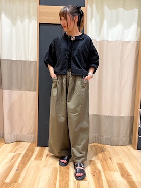 「カーキパンツ」｜桜子さん（レディース・164cm・20代）の夏コーディネート