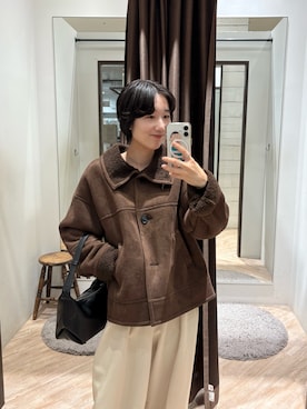 「ホワイトパンツ」｜「アイテム（ジャケット/アウター）」を使った、tasaka yunaさん（レディース・161cm）の秋コーディネート