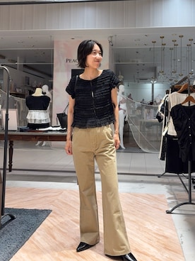 「CAPRICIEUX LE'MAGE（カプリシューレマージュ）の【低身長サイズあり】ヴィンテージフレアパンツ（その他パンツ、ベージュ系）」を使った、tasaka yunaさん（レディース・161cm）の夏コーディネート