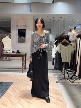 「CAPRICIEUX LE'MAGE（カプリシューレマージュ）のアシメネックフリルドロストT（Tシャツ/カットソー、グレー系）」を使った、tasaka yunaさん（レディース・161cm）の秋コーディネート