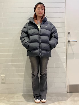 「アディダスオリジナルス」｜「アイテム（ダウンジャケット/コート）」を使った、NMさん（レディース・163cm）の冬コーディネート