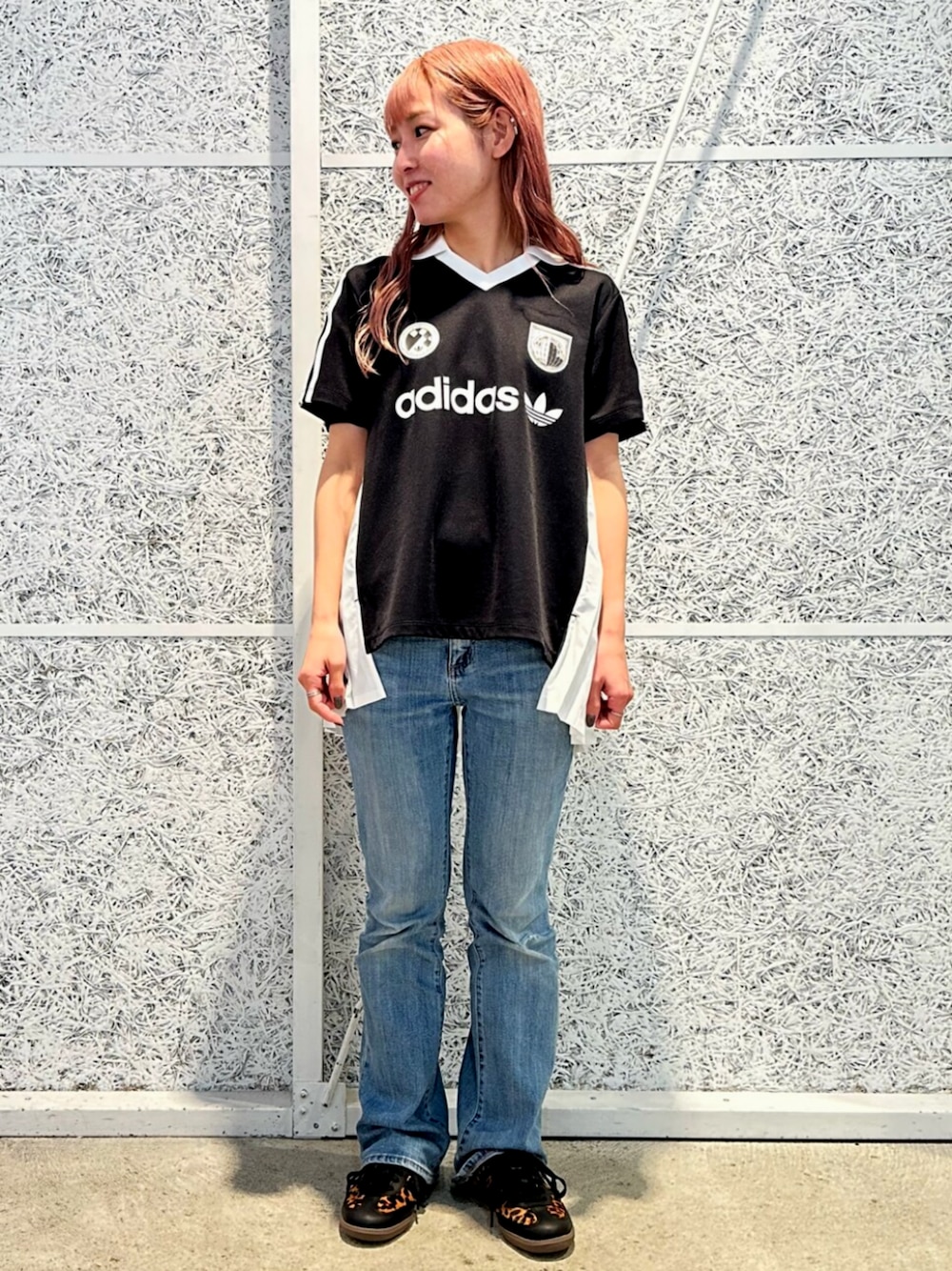 adidasのアイテムを使った「レオパード柄」の人気ファッション