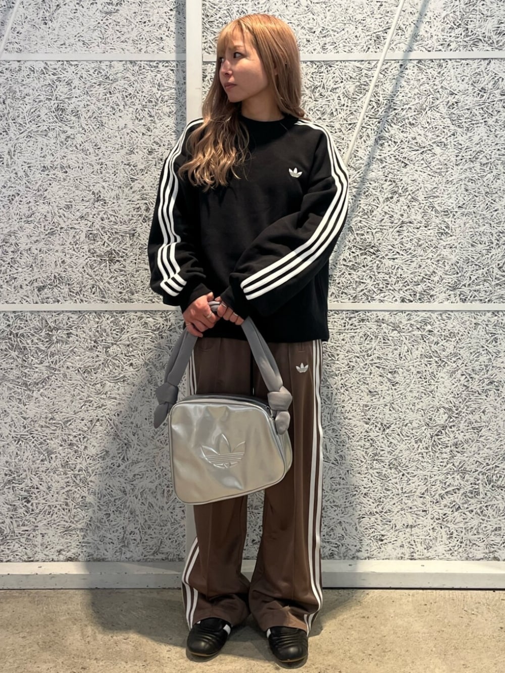 adidas ブラウン ショルダーバッグ adidas PUハンドバッグ ショルダー