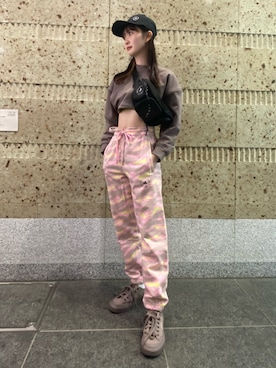 「adidas by Stella McCartney（アディダスバイステラマッカートニー）のアイテム（ボディバッグ/ウエストポーチ）」を使った、TNさん（レディース・164cm）の冬コーディネート