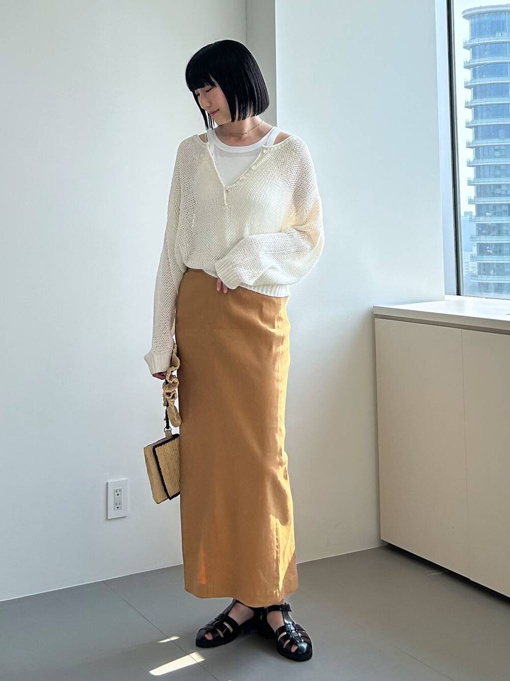 「高身長、きれいめ、リラックス、BABYLONE、骨格ウェーブ、ワントーン、きれいめカジュアル、シンプルコーデ、シアートップス、リネン・透けアイテム」｜「BABYLONEのリネンレーヨンストレッチスカート（スカート、イエロー系）」を使った、bl_chiiさん（レディース・170cm）の春コーディネートの1枚目の写真