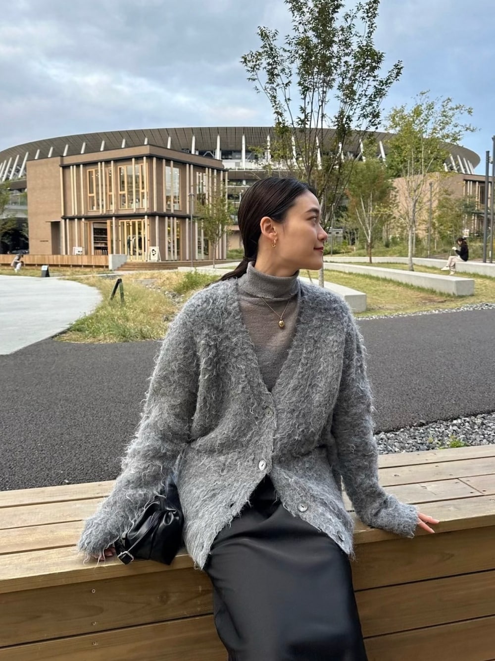 CE'E_SE'E（シーシー）の「マットサテンストレートスカート