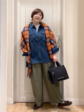 「アイテム（モカシン/デッキシューズ）」を使った、さかもってぃさん（レディース・163cm）の秋コーディネート