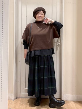「アイテム（スカート、グリーン系）」を使った、さかもってぃさん（レディース・163cm）の秋コーディネート