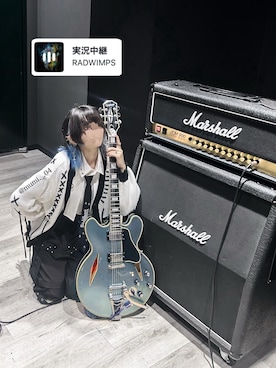 「アイテム（カーゴパンツ、ブラック系）」を使った、無味さん（レディース・160cm）の秋コーディネート